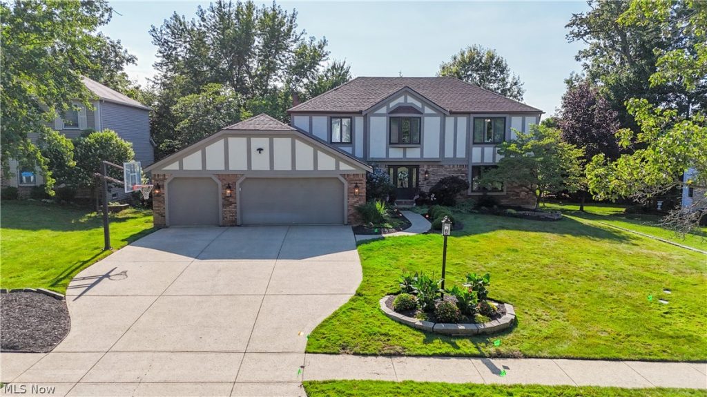 18510 Heritage Trail, Strongsville, OH
