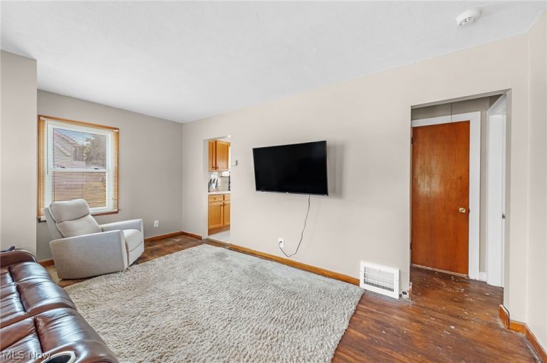 4701 Bader Avenue, Cleveland, OH - Photo 8