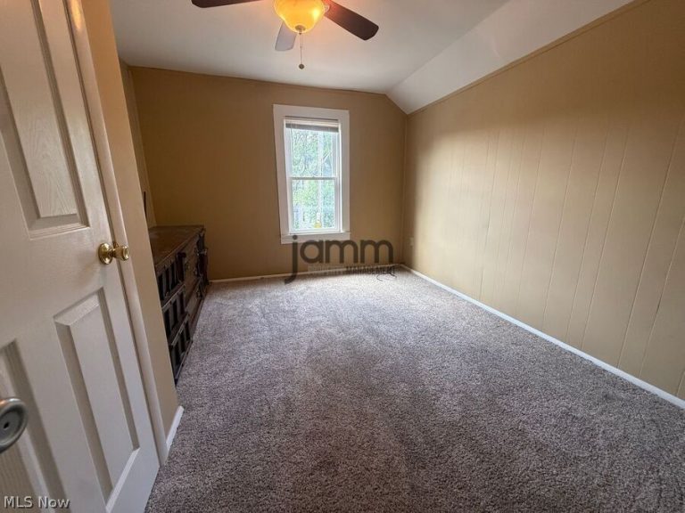 1726 Starkweather Avenue #Upper, Cleveland, OH - Photo 5