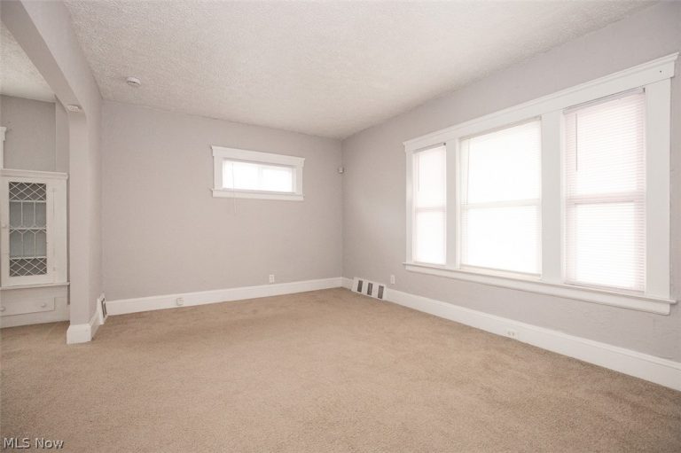 4953 106th Street, Garfield Heights, OH - Photo 3