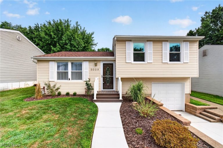 5009 Piccadilly Street, Canton, OH, 44706