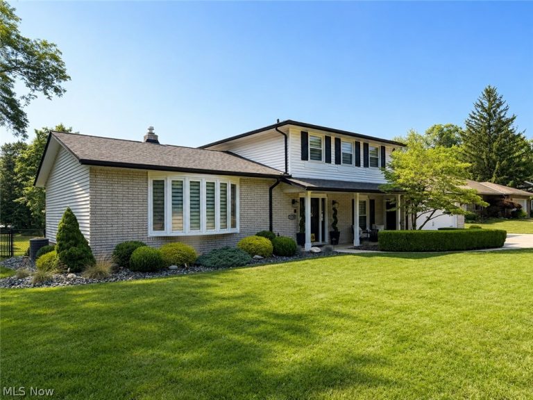 8124 Forest Court, North Royalton, OH - Photo 2