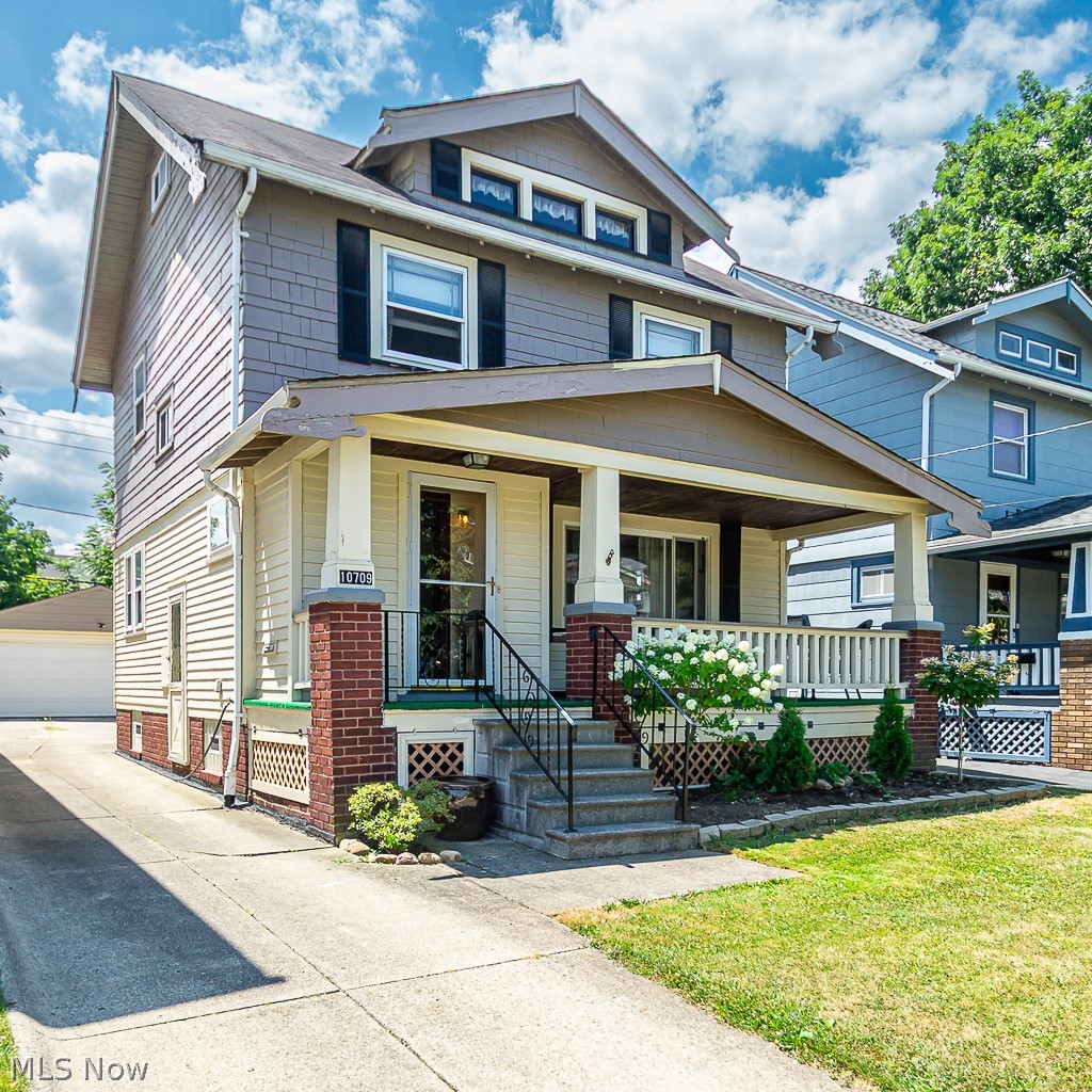 10709 Saint Mark Avenue, Cleveland, OH
