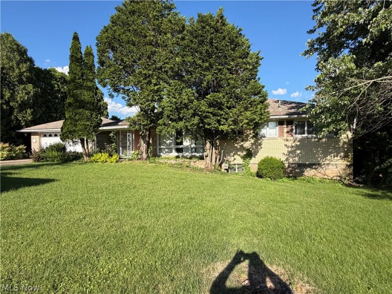 610 Broadview Circle, East Liverpool, OH - Photo 2