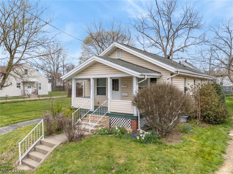 829 Indian Trail, Akron, OH - Photo 3