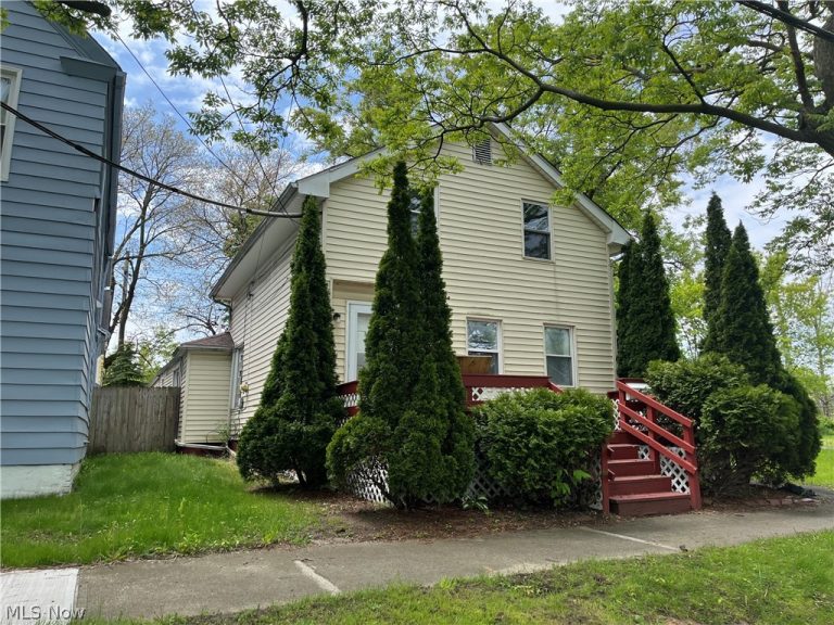 6617 Wakefield Avenue, Cleveland, OH - Photo 2
