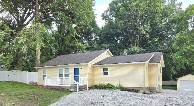 2956 Hayne Road, Akron, OH - Photo 2