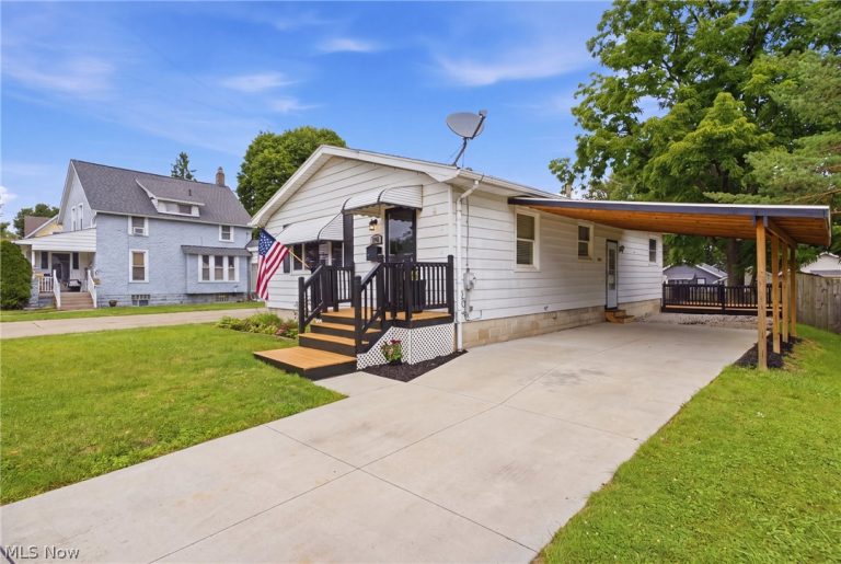 2849 Hudson Drive, Cuyahoga Falls, OH - Photo 3