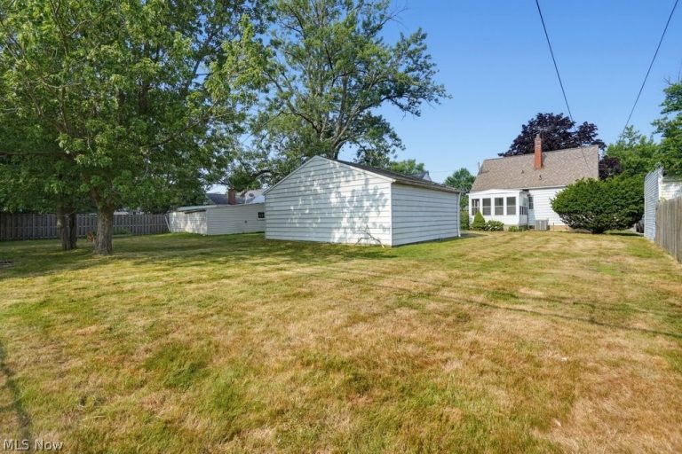 1405 Washington Boulevard, Mayfield Heights, OH - Photo 6
