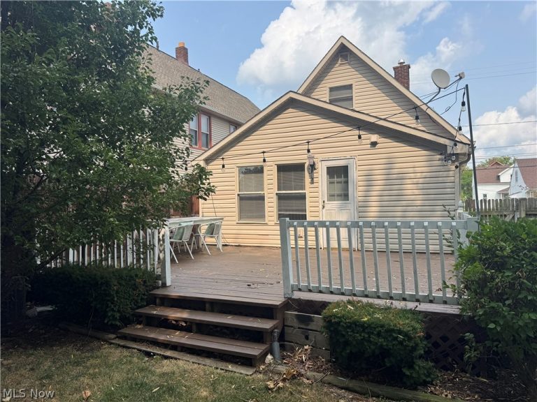2044 Halstead, Lakewood, OH - Photo 4