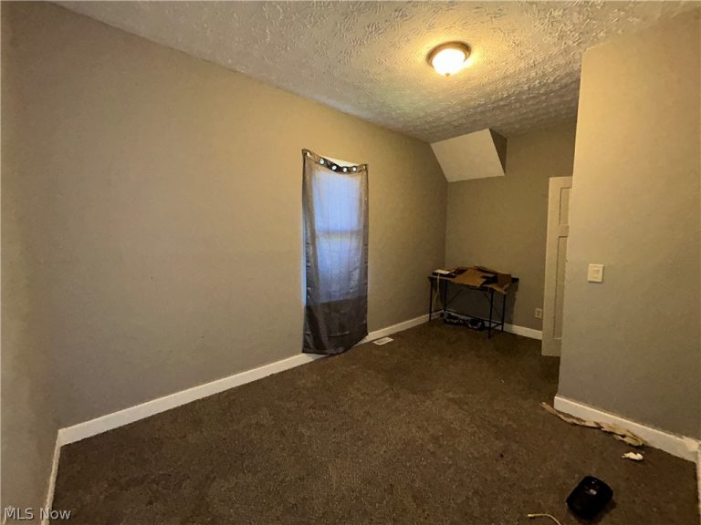 9418 Easton Avenue, Cleveland, OH - Photo 5