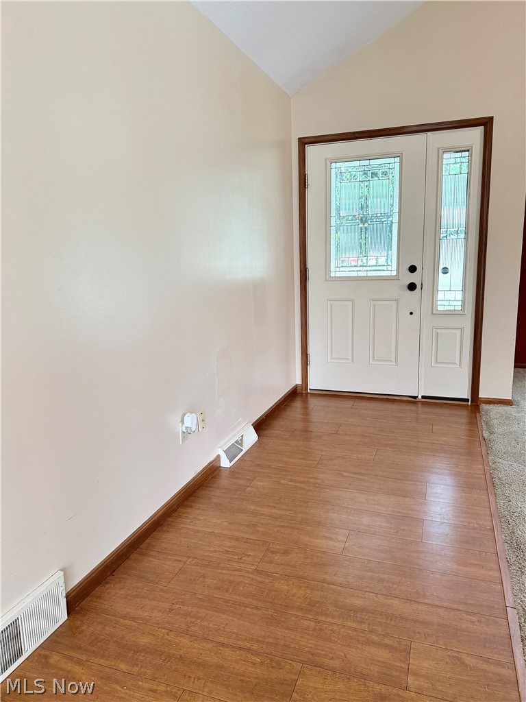 7673 Buchanan Drive, Youngstown, OH - Photo 2