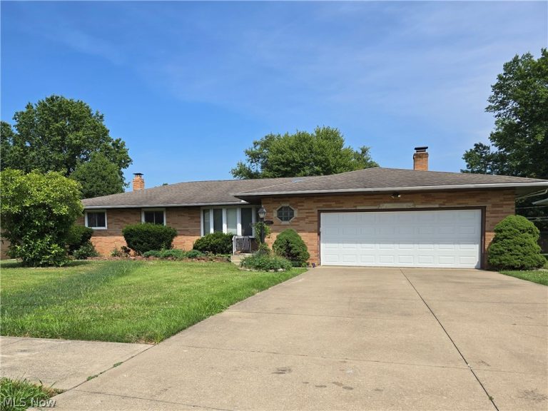5659 Pinnacle Park Drive, Seven Hills, OH, 44131