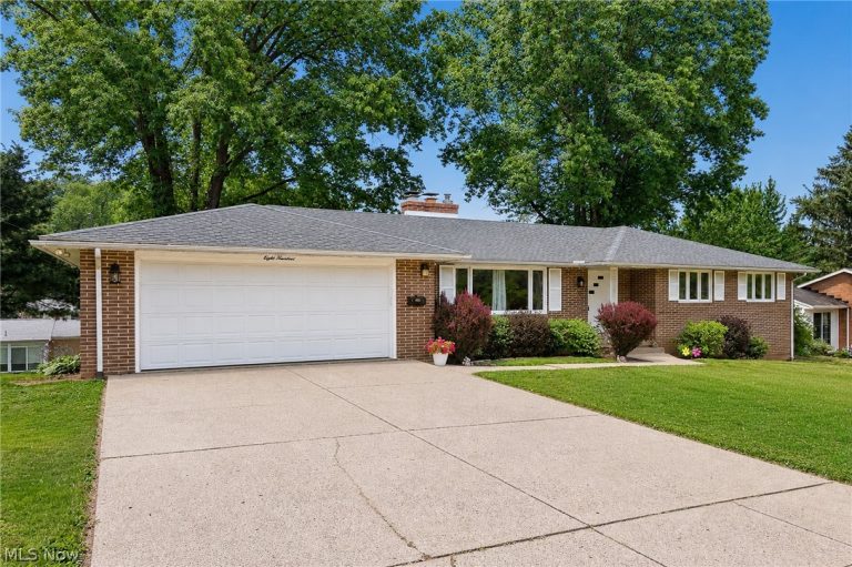 800 Woodview Drive, Massillon, OH, 44646