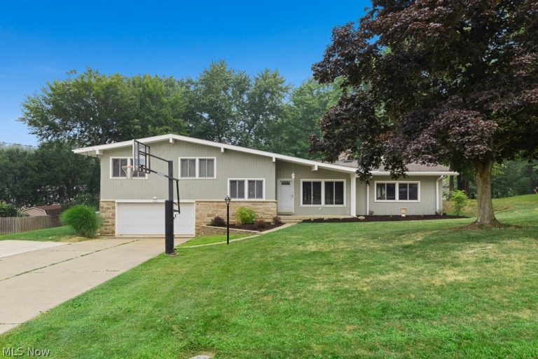 332 Smith Drive, Tallmadge, OH - Photo 2