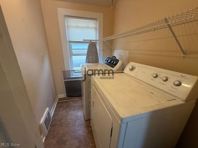 1726 Starkweather Avenue #Upper, Cleveland, OH - Photo 4