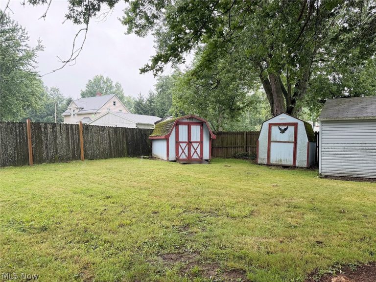 2358 Clark Avenue, Alliance, OH - Photo 8
