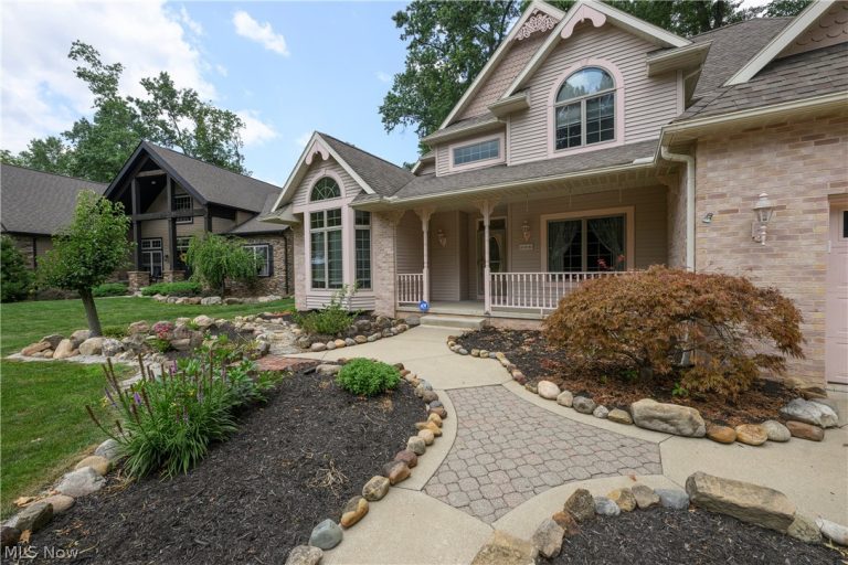 206 Shenandoah Boulevard, Barberton, OH - Photo 3