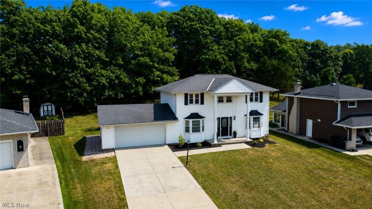 5216 Sassafras Drive, Parma, OH - Photo 3