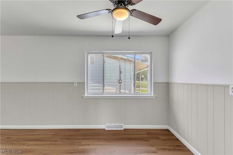2703 Crehore Street, Lorain, OH - Photo 6