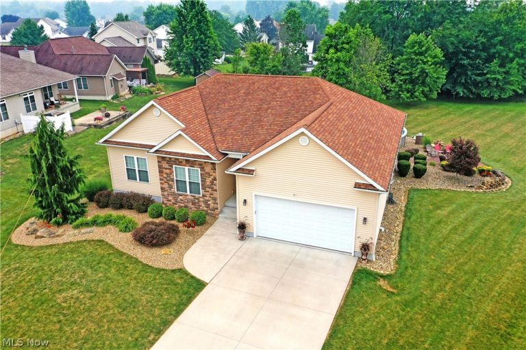 6460 Bay Meadow Court, Youngstown, OH - Photo 3