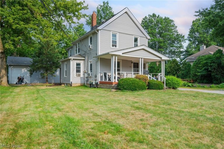 115 Avon Point Avenue, Avon Lake, OH - Photo 2
