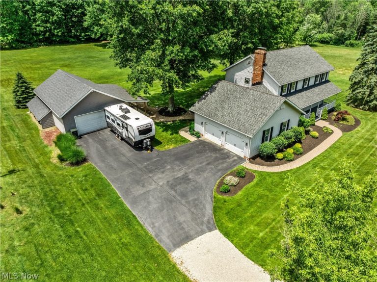 7694 Hartman Road, Wadsworth, OH - Photo 4