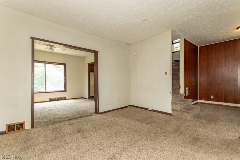 980 Evangeline Road, Cleveland, OH - Photo 4