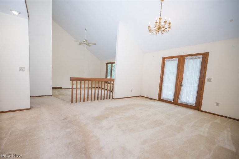 10110 Weathersfield Drive, Mentor, OH - Photo 3