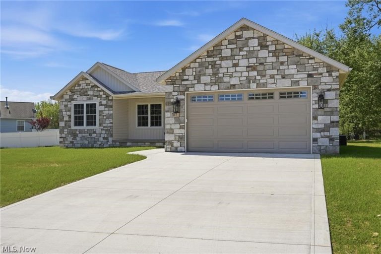 517 Whitetail Trail, Canton, OH - Photo 2