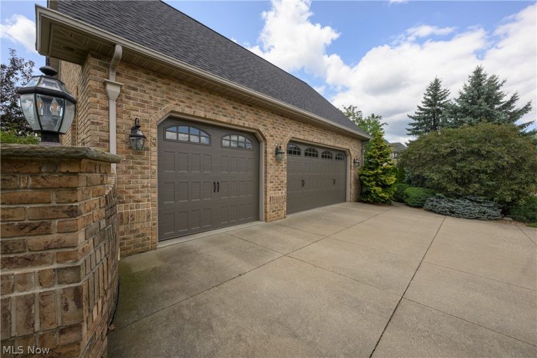 827 Mesa Verde Drive, Barberton, OH - Photo 3