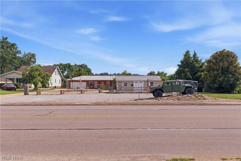 1715-1717 Washington Blvd, Belpre, OH - Photo 2