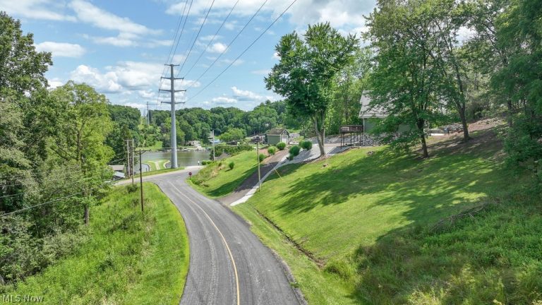 35 Niagara Trail, Malvern, OH - Photo 6