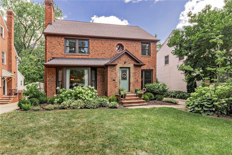 2359 Loyola Road, University Heights, OH, 44118