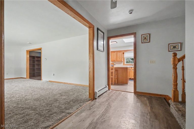 8524 Sleepy Hollow Drive, Warren, OH - Photo 4