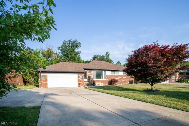 174 Richmond Road, Richmond Heights, OH - Photo 2