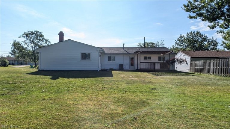 6182 Randolph Road, Bedford Heights, OH - Photo 8