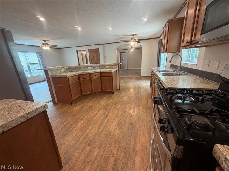40 Tuckmere Drive, Painesville, OH - Photo 5