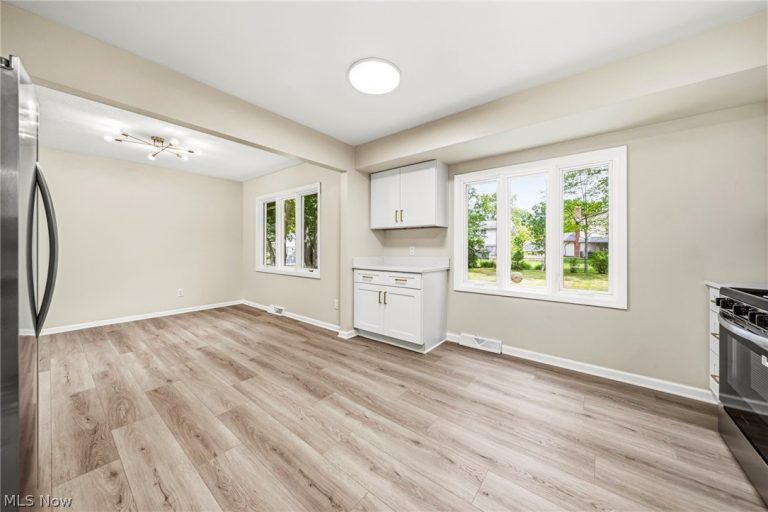 32705 Nimrod Street, Solon, OH - Photo 6