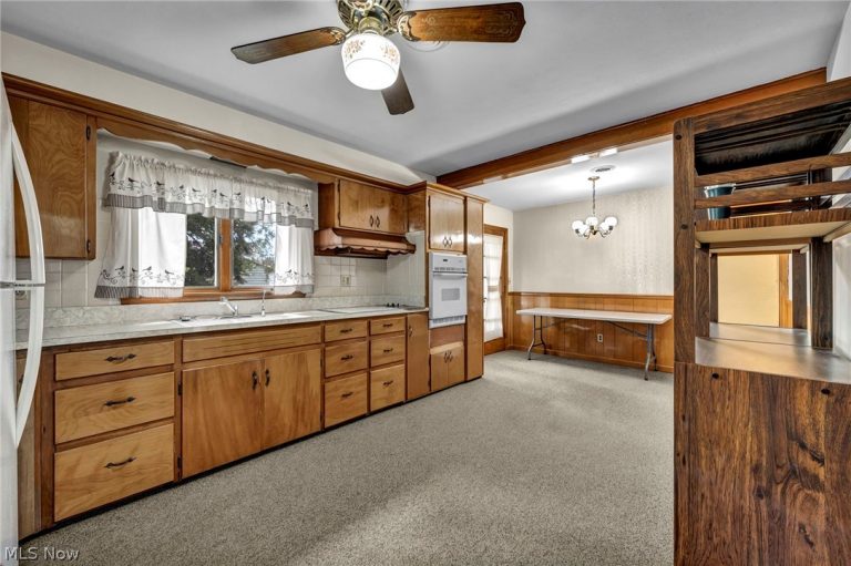 1030 Hillsdale Avenue, Lorain, OH - Photo 8