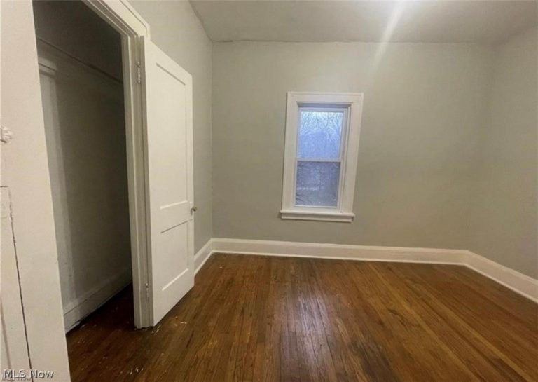 568 101 Street, Cleveland, OH - Photo 4