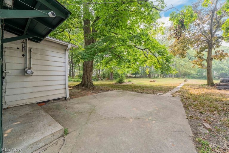 2266 Glenridge Road, Euclid, OH - Photo 4