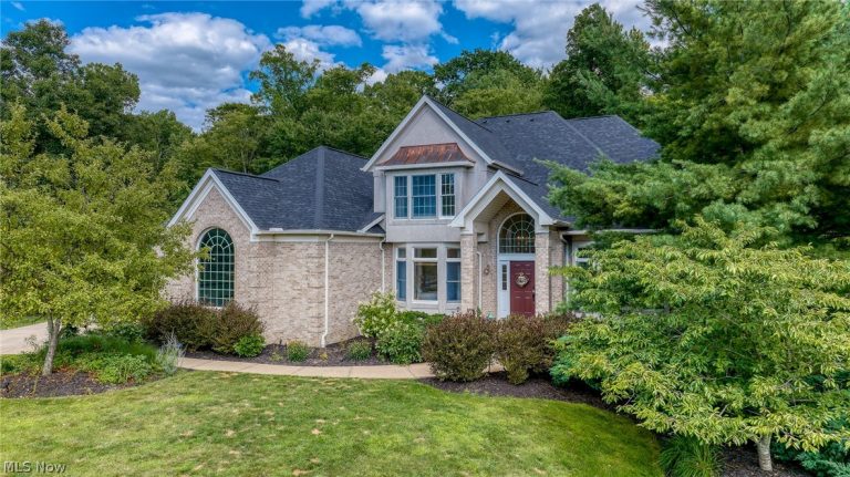 37462 Tidewater Drive, Solon, OH - Photo 2