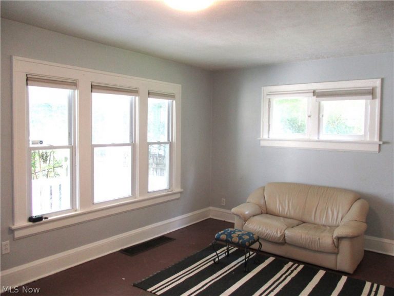 256 Sues Court, Akron, OH - Photo 8