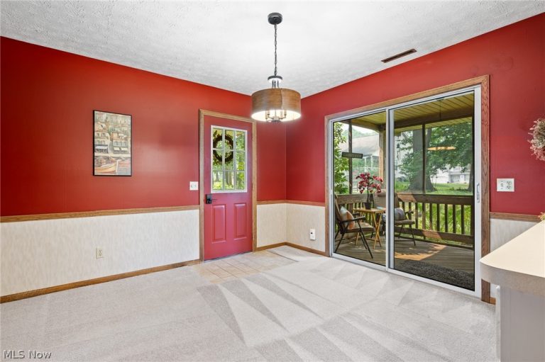 2927 Pleasant Street, North Canton, OH - Photo 6