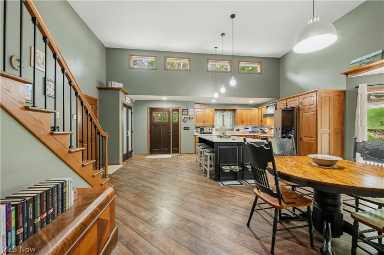 2402 Woodlawn, Dover, OH - Photo 5
