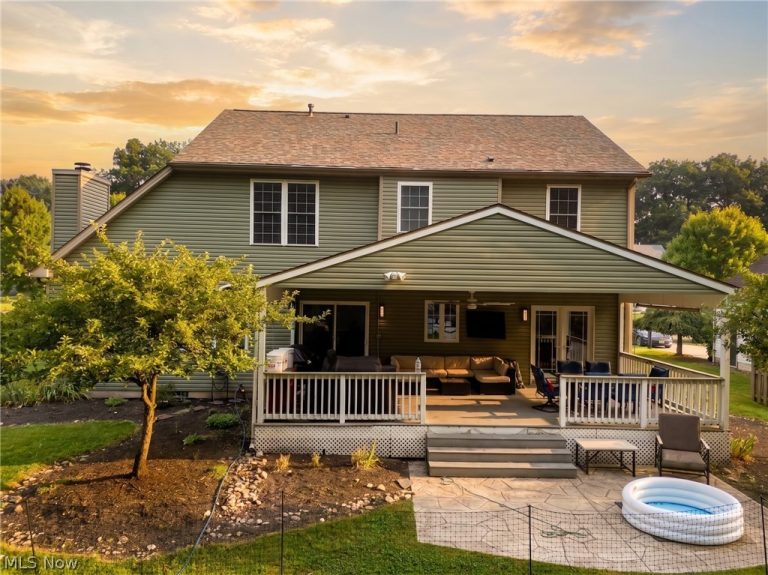 1147 Dover Drive, Medina, OH - Photo 2