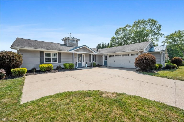 1280 Surfside Circle, Aurora, OH - Photo 3
