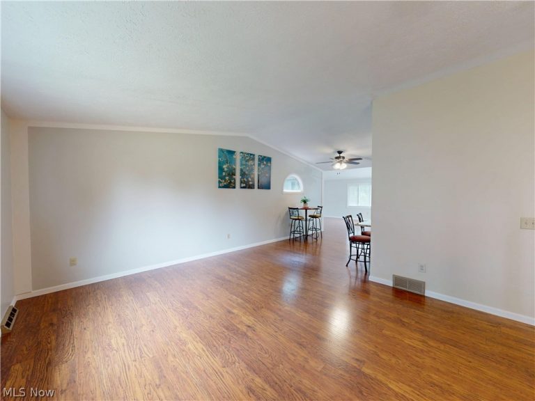 5484 Vermouth Street, North Canton, OH - Photo 2