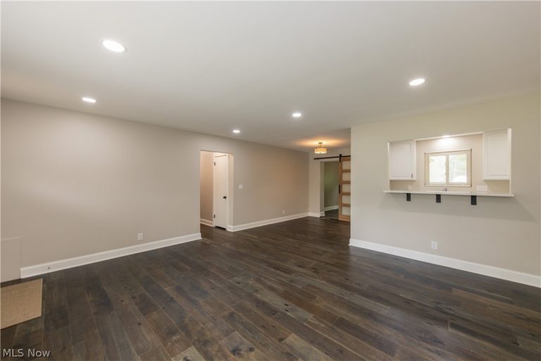 33 Oviatt Drive, Northfield, OH - Photo 4